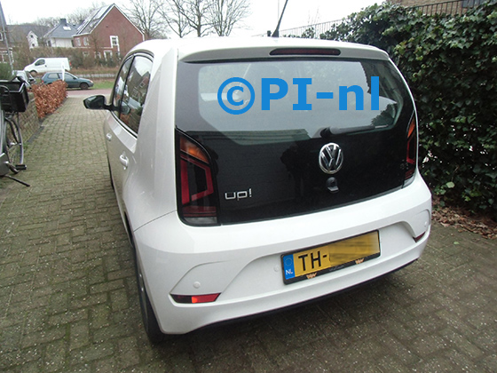 Parkeersensoren (set E 2024) ingebouwd door PI-nl in een Volkswagen Up! met canbus uit 2018. De pieper werd voorin gemonteerd.