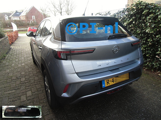 Parkeersensoren (set F 2024) ingebouwd door PI-nl in een Opel Mokka met canbus uit 2022. De spiegeldisplay is van de set met kentekenplaatcamera en sensoren.