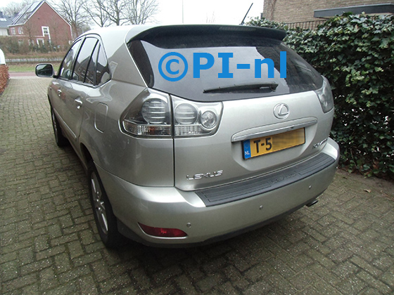 Parkeersensoren (set E 2024) ingebouwd door PI-nl in een Lexus RX400H Hybrid met canbus uit 2006. De pieper werd achterin gemonteerd. Er werden standaard zilveren sensoren gemonteerd.