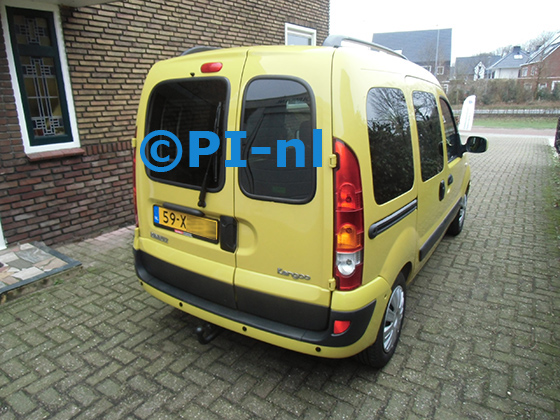 Parkeersensoren (set E 2024) ingebouwd door PI-nl in een Renault Kangoo met canbus uit 2007. De pieper werd achterin gemonteerd.