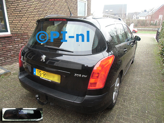 Parkeersensoren (set D 2024) ingebouwd door PI-nl in een Peugeot 308 SW met canbus uit 2011. De spiegeldisplay is van de set met bumpercamera.