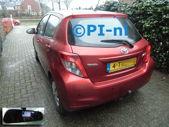 Parkeersensoren (set D 2024) ingebouwd door PI-nl in een Toyota Yaris met canbus uit 2014. De spiegeldisplay is van de set met bumpercamera en sensoren.