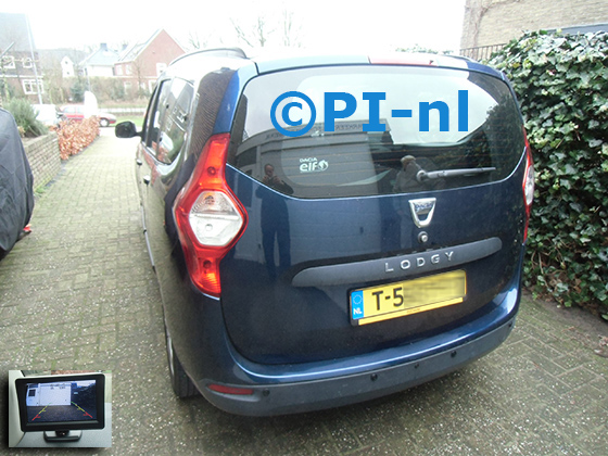 Parkeersensoren (set D 2024) ingebouwd door PI-nl in een Dacia Lodgy uit 2016. De monitor is van de set met bumpercamera en sensoren.