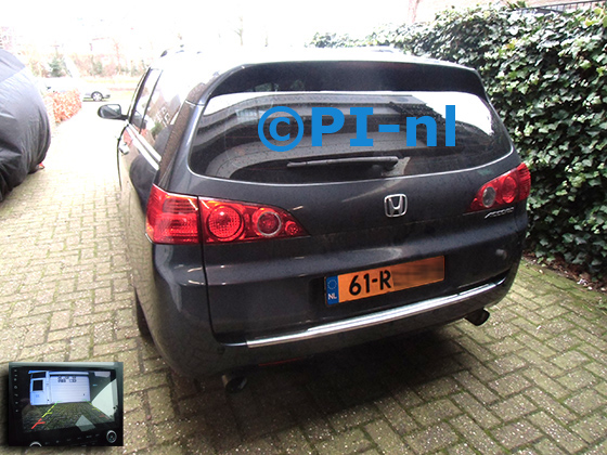 Parkeersensoren (set D 2024) ingebouwd door PI-nl in een Honda Accord Tourer uit 2005. Het beeld van de bumpercamera en sensoren werd gekoppeld aan een eigen scherm.