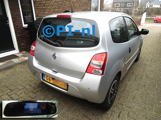 Parkeersensoren (set F 2024) ingebouwd door PI-nl in een Renault Twingo uit 2010. De spiegeldisplay is van de set met kentekenplaatcamera en sensoren. Er werden standaard zilveren sensoren gemonteerd.