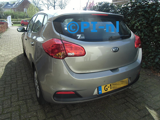 OEM-parkeersensoren (set H 2024) ingebouwd door PI-nl in een Kia Cee'd (hb) uit 2016. De pieper werd voorin gemonteerd.