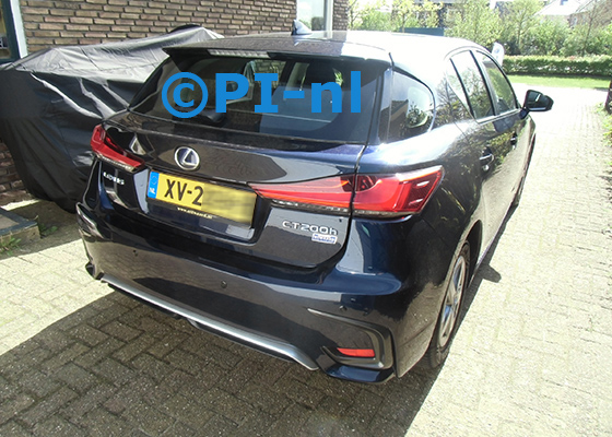 Parkeersensoren (set E 2024) ingebouwd door PI-nl in een Lexus CT200h met canbus uit 2019. De pieper werd voorin gemonteerd.