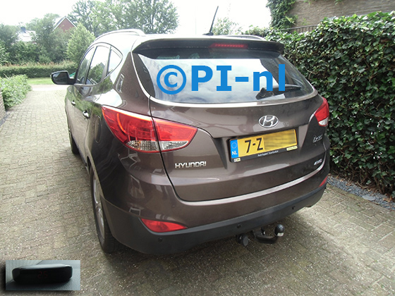 Parkeersensoren (set A 2024) ingebouwd door PI-nl in een Hyundai iX35 met canbus uit 2015. De display werd linksvoor bij de a-stijl gemonteerd.