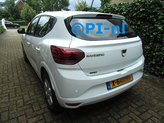 Parkeersensoren (set E 2024) ingebouwd door PI-nl in een Dacia Sandero met canbus uit 2022. De pieper werd voorin gemonteerd.