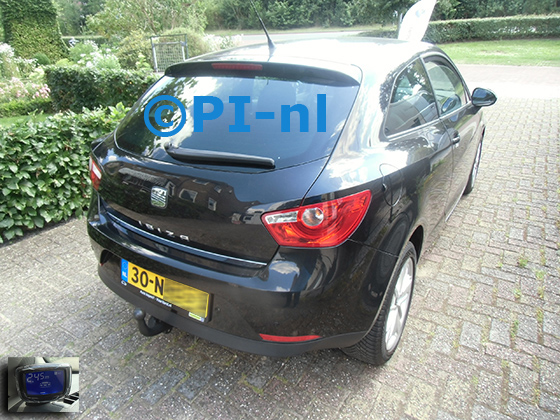 Parkeersensoren (set B 2024) ingebouwd door PI-nl in een Seat Ibiza met canbus uit 2010. De display werd linksvoor bij de a-stijl gemonteerd.