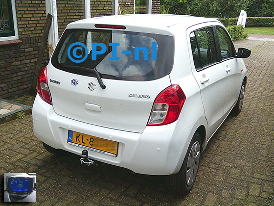 Parkeersensoren (set B 2024) ingebouwd door PI-nl in een Suzuki Celerio uit 2016. De display werd linksvoor bij de a-stijl gemonteerd. Er werden standaard witte sensoren gemonteerd.