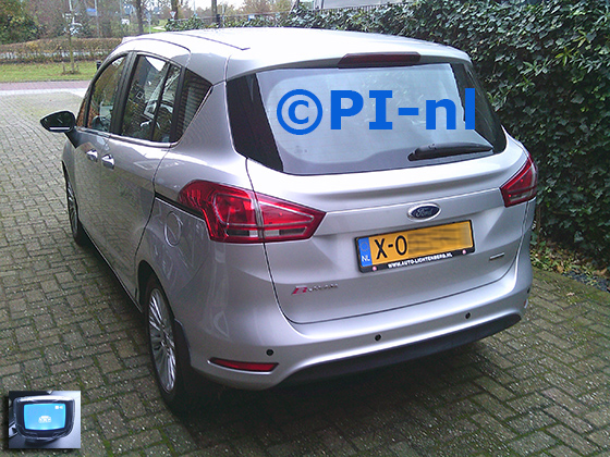 Parkeersensoren (set B 2024) ingebouwd door PI-nl in een Ford B-Max met canbus uit 2012. De display werd linksvoor bij de a-stijl gemonteerd.