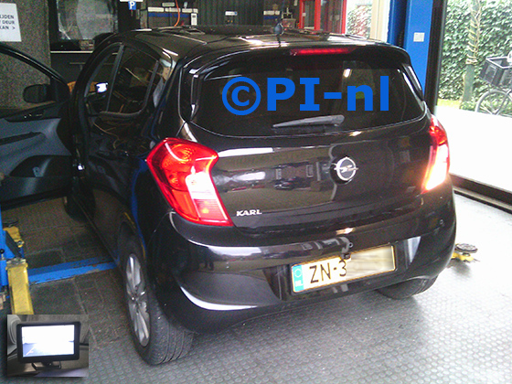 Parkeerca,era (set 2024) ingebouwd door PI-nl in een Opel Karl met canbus uit 2019. De monitor is van de set met kentekenplaatcamera.