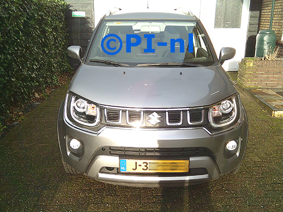 Parkeersensoren (set E 2024) ingebouwd door PI-nl in de voorbumper van een Suzuki Ignis Hybrid uit 2020. De pieper werd voorin gemonteerd. Er werden naast twee zwarte senosren (tijdelijk) standaard twee zilveren sensoren gemonteerd.