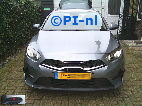 Parkeersensoren (set A 2025) ingebouwd door PI-nl in de voorbumper van een Kia Ceed Sportswagon uit 2022. De display werd linksvoor bij de a-stijl gemonteerd.
