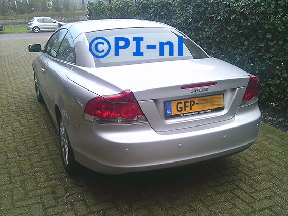 Parkeersensoren (set E 2025) ingebouwd door PI-nl in een Volvo C70 Cabriolet uit 2006. De pieper werd voorin gemonteerd.
