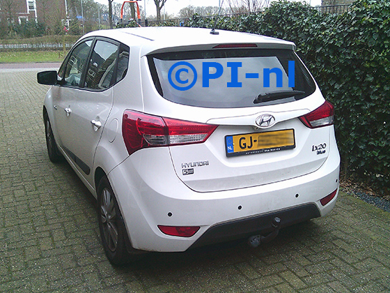 Parkeersensoren (set E 2025) ingebouwd door PI-nl in een Hyundai iX20 uit 2014. De pieper werd achterin gemonteerd.