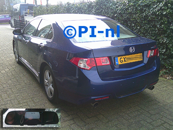 Parkeersensoren (set D 2025) ingebouwd door PI-nl in een Honda Accord Type S uit 2009. De spiegeldisplay is van de set met bumpercamera en sensoren.