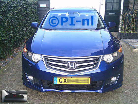 Parkeersensoren (set A 2025) ingebouwd door PI-nl in de voorbumper van een Honda Accord Type S uit 2009. De display werd linksvoor bij de a-stijl gemonteerd.