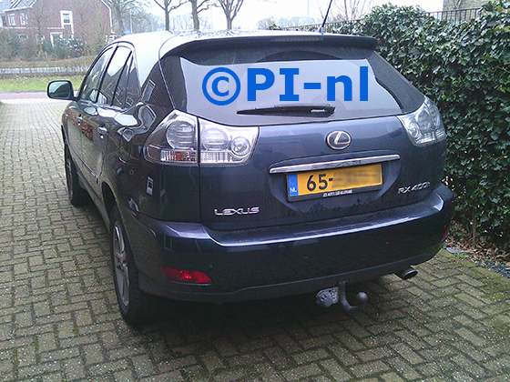 Parkeersensoren (set E 2025) ingebouwd door PI-nl in een Lexus RX400H Hybrid met canbus uit 2009. De pieper werd voorin gemonteerd.