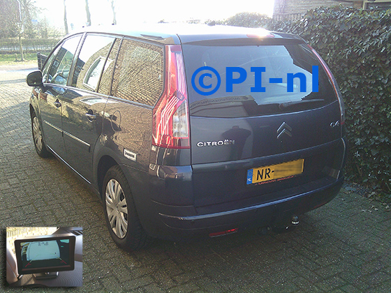 Parkeersensoren (set D 2025) ingebouwd door PI-nl in een Citroen C4 Grand Picasso met canbus uit 2008. De monitor is van de set met bumpercamera en sensoren.