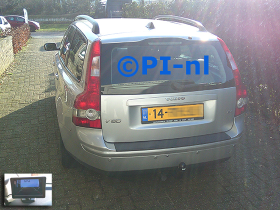 Parkeersensoren (set D 2025) ingebouwd door PI-nl in een Volvo V50 met canbus uit 2006. De monitor is van de set met bumpercamera en standaard zilveren sensoren.
