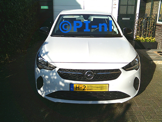 Parkeersensoren (set E 2025) ingebouwd door PI-nl in de voorbumper van een Opel Corsa uit 2020. De pieper werd voorin gemonteerd. Er werden standaard witte sensoren gemonteerd. Een defecte set van een ander merk werd vervangen door een set van PI-nl.