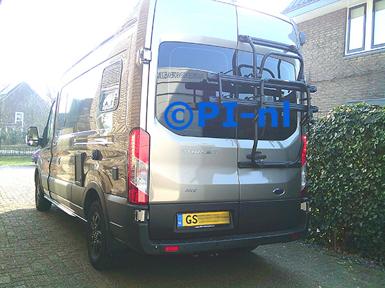 Parkeersensoren (set E 2025) ingebouwd door PI-nl in een Ford Transit Karmann Dexter 560 AWD 4x4 met canbus uit 2024. De pieper werd achterin gemonteerd.