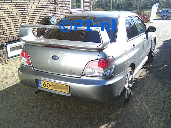 Parkeersensoren (set E 2025) ingebouwd door PI-nl in een Subaru Impreza sedan uit 2008, model 2007. De pieper werd voorin gemonteerd.