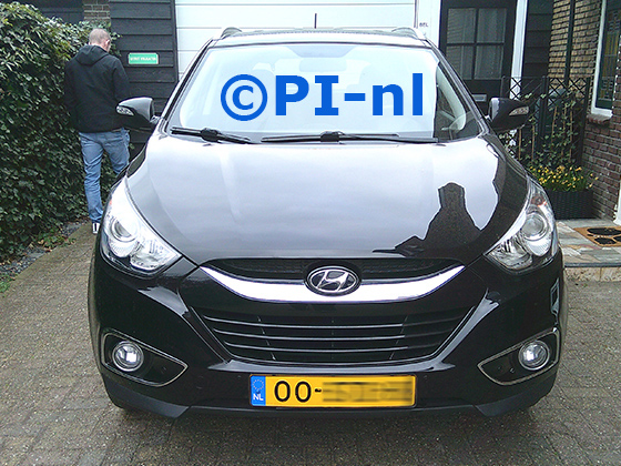 Parkeersensoren (set A 2025) ingebouwd door PI-nl in de voorbumper van een Hyundai iX35 uit 2011. De display werd linksvoor bij de a-stijl gemonteerd.