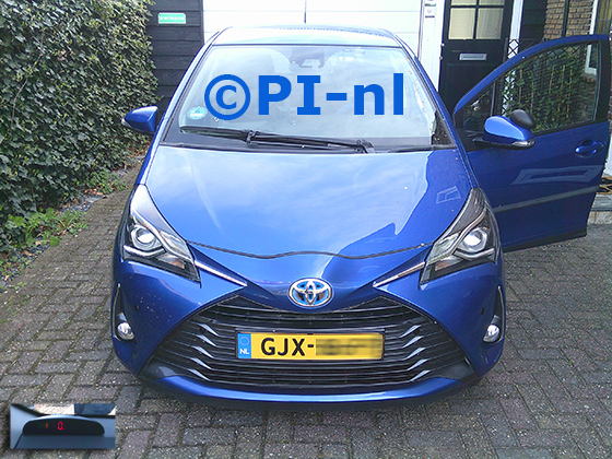 Parkeersensoren (set A 2025) ingebouwd door PI-nl in de voorbumper van een Toyota Yaris Hybrid uit 2019. De display werd linksvoor bij de a-stijl gemonteerd.