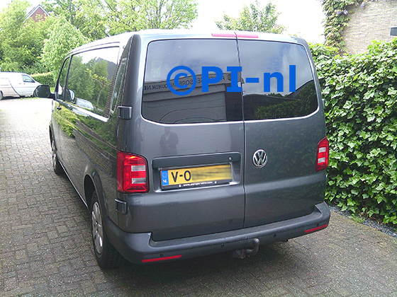 Parkeersensoren (set E 2025) ingebouwd door PI-nl in een Volkswagen Transporter met canbus uit 2017. De pieper werd voorin gemonteerd.