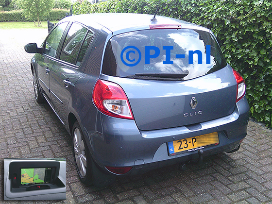 Parkeersensoren ingebouwd door PI-nl in een Renault Clio uit 2011. De display (set A 2025) werd in het dashboard ingebouwd.