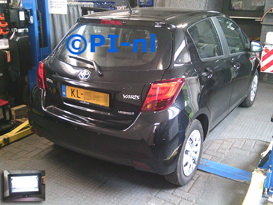 Parkeersensoren (set D 2025) ingebouwd door PI-nl in een Toyota Yaris Hybrid met canbus uit 2016. De monitor is van de set met bumpercamera en sensoren.