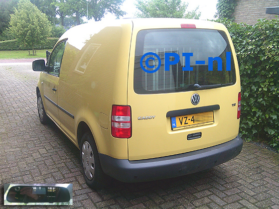 Parkeersensoren (set D 2025) ingebouwd door PI-nl in een Volkswagen Caddy met canbus uit 2011. De spiegeldisplay is van de set met bumpercamera en sensoren.