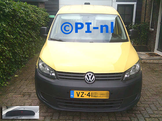 Parkeersensoren (set A 2025) ingebouwd door PI-nl in de voorbumper van een Volkswagen Caddy uit 2011. De display werd linksvoor bij de a-stijl gemonteerd.