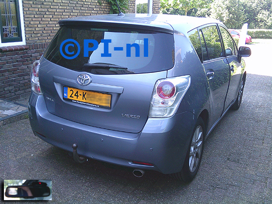 Parkeersensoren (set A 2025) ingebouwd door PI-nl in een Toyota Verso uit 2010. De display werd op de binnenspiegel gemonteerd.