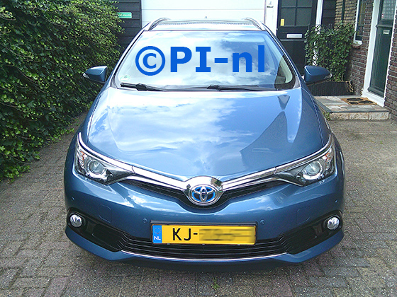 Parkeersensoren (set E 2025) ingebouwd door PI-nl in de voorbumper van een Toyota Auris Touring Sports Hybrid uit 2016. De pieper werd voorin gemonteerd.