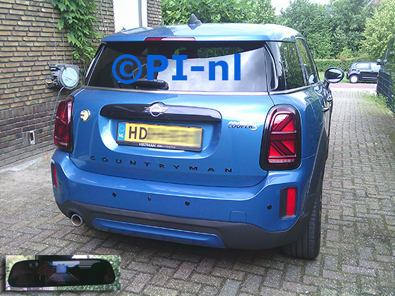 Parkeersensoren (set D 2025) ingebouwd door PI-nl in een Mini Countryman Cooper S All4 Hybrid met canbus uit 2021. De spiegeldisplay is van de set met bumpercamera en sensoren.