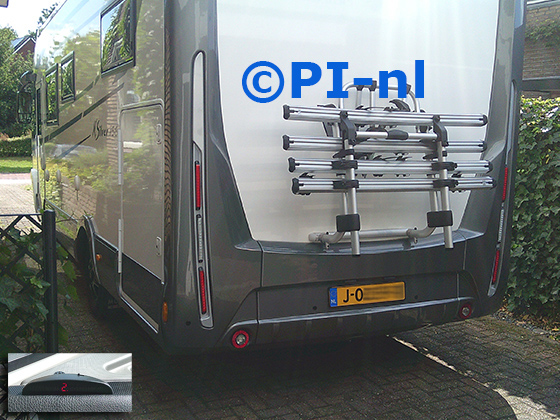 Parkeersensoren (set A 2025) ingebouwd door PI-nl in een Fiat Ducato Mobilvetta K-Silver i58 camper met canbus uit 2019. De display werd linksvoor op het dashboard gemonteerd.