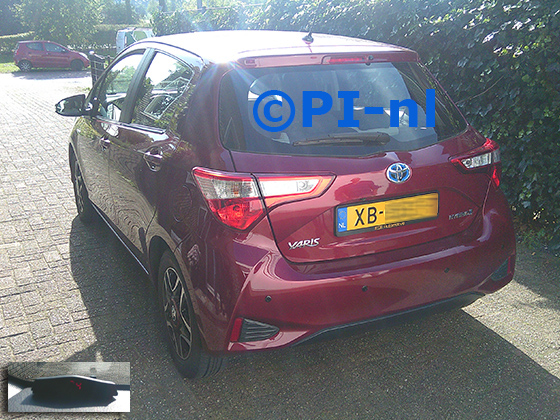 Parkeersensoren (set A 2025) ingebouwd door PI-nl in een Toyota Yaris Hybrid met canbus uit 2018. De display werd linksvoor bij de a-stijl gemonteerd.