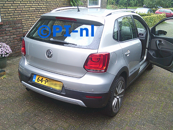 Parkeersensoren (set E 2025) ingebouwd door PI-nl in een Volkswagen Polo Cross met canbus uit 2011. De pieper werd voorin gemonteerd.