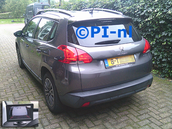 Parkeersensoren (set D 2025) ingebouwd door PI-nl in een Peugeot 2008 met canbus uit 2014. De monitor is van de set met bumpercamera en sensoren. De sensoren werden antraciet gespoten.