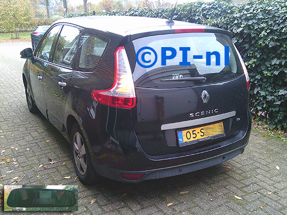 Parkeersensoren (set D 2025) ingebouwd door PI-nl in een Renault Grand Scenic uit 2012. De spiegeldisplay is van de set met bumpercamera en sensoren. Een kapotte parkeerset van een ander merk werd vervangen door een set van PI-nl.