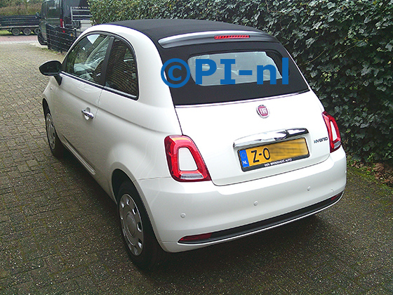 Parkeersensoren (set E 2026) ingebouwd door PI-nl in een Fiat 500 Cabriolet Hybrid met canbus uit 2024. De pieper werd voorin gemonteerd.
