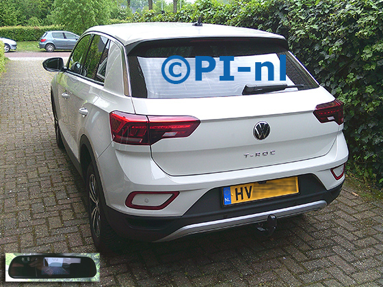 Parkeersensoren (set F 2026) ingebouwd door PI-nl in een Volkswagen T-Roc met canbus uit 2023. De spiegeldisplay is van de set met kentekenplaatcamera en sensoren.