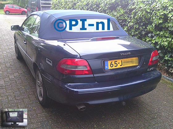 Parkeersensoren (set D 2026) ingebouwd door PI-nl in een Volvo C70 Cabrio uit 2002. De monitor is van de set met bumpercamera en sensoren. Een kapotte sensoren-set van een ander merk werd vervangen door de set van PI-nl.