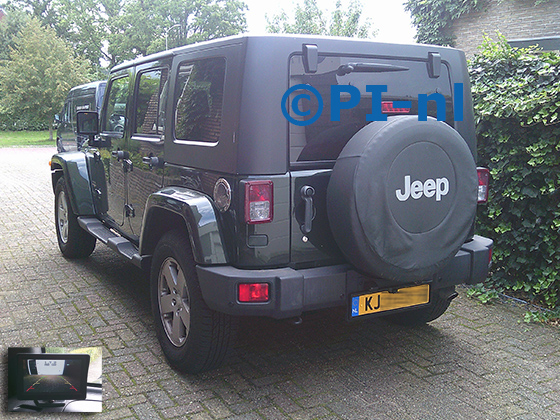 Parkeersensoren (set F 2026) ingebouwd door PI-nl in een (Chrysler) Jeep Wrangler Sahara met canbus uit 2010. De monitor is van de set met kentekenplaatcamera en sensoren.